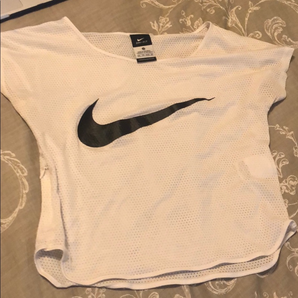 Mesh Nike top - Picture 1 of 3